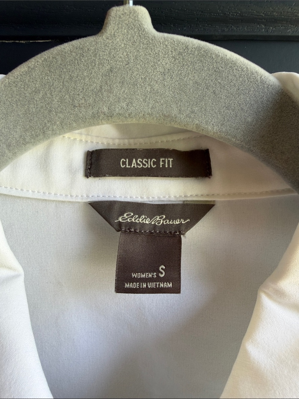 Eddie Bauer White Women’s Long-Sleeve Button-Down Shirt - Picture 3 of 6